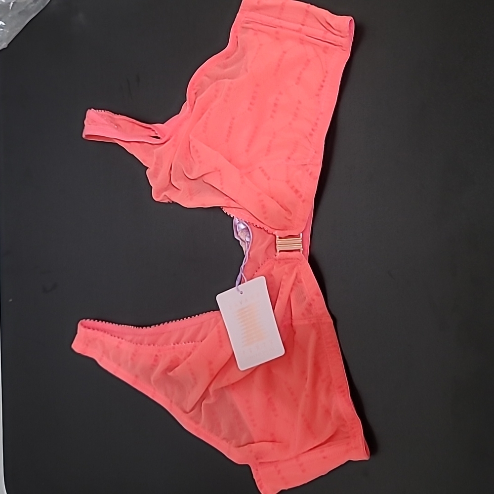 SAVAGE FENTY BRA
